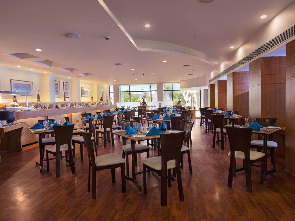 The Sunway Manor Hotel Pondicherry Exterior photo