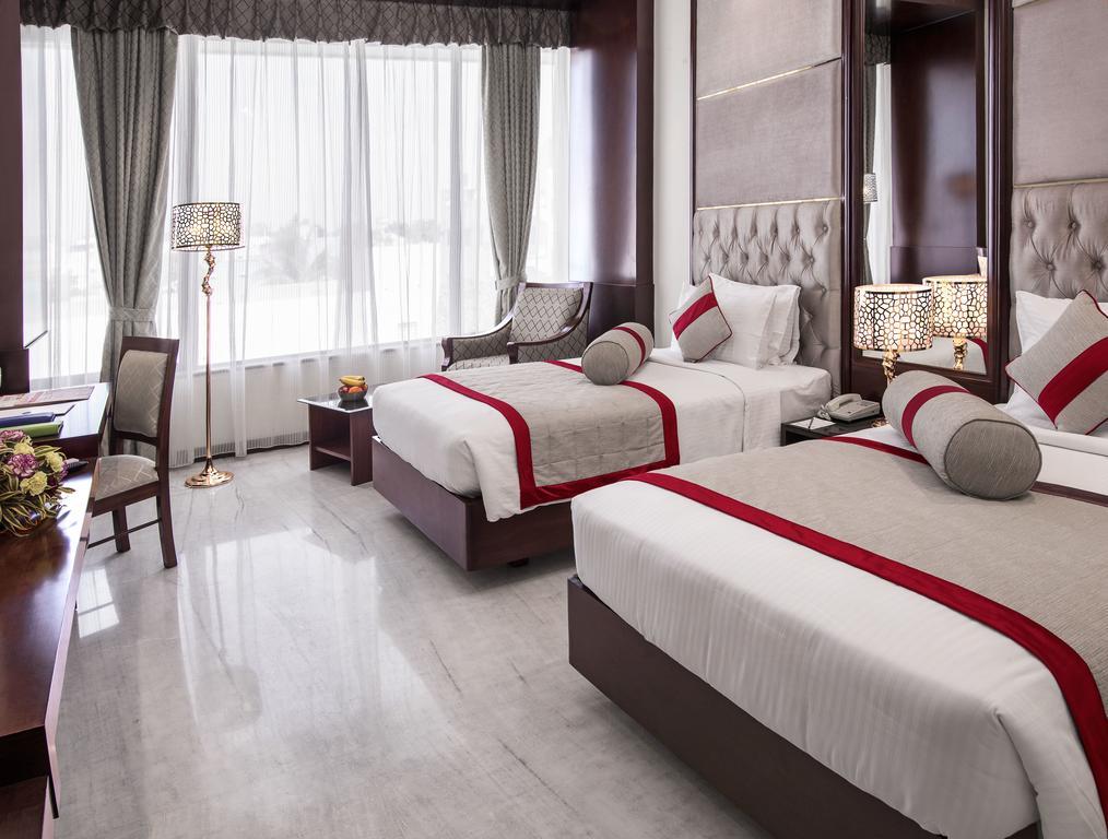The Sunway Manor Hotel Pondicherry Exterior photo