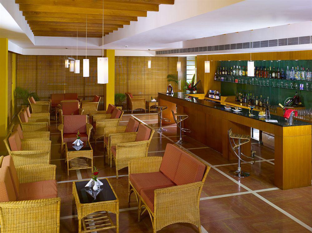 The Sunway Manor Hotel Pondicherry Exterior photo